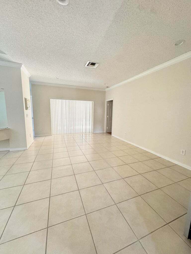 Building Photo - 10895 Fillmore Dr