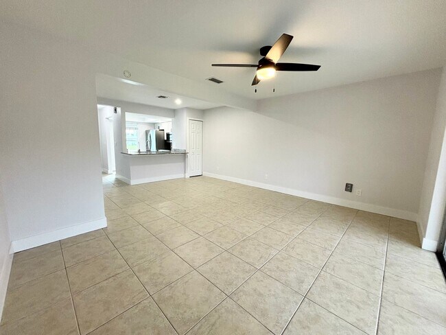 Building Photo - Stunningly Remodeled 2-Bed, 1.5-bath, with...