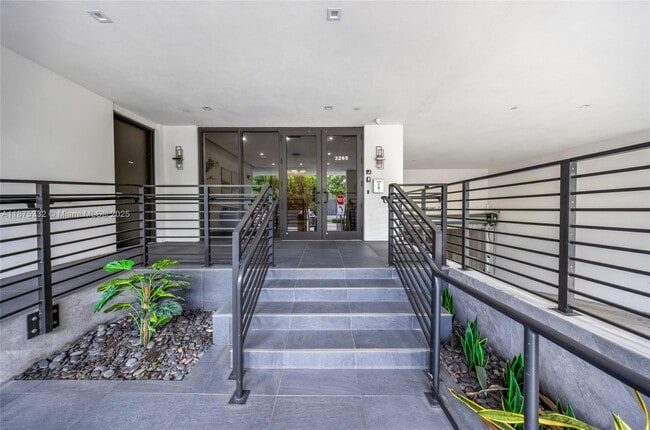 Building Photo - 3265 Bird Ave