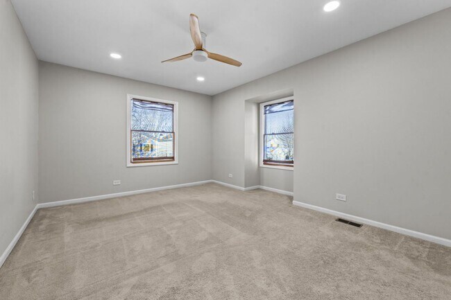 Building Photo - Updated 2-Story Home in Desirable Deerpath Subdivision - Available Immediately.