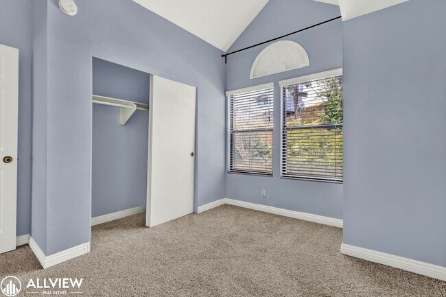 Building Photo - *MOVE IN SPECIAL $750 OFF FIRST MONTH'S RE...