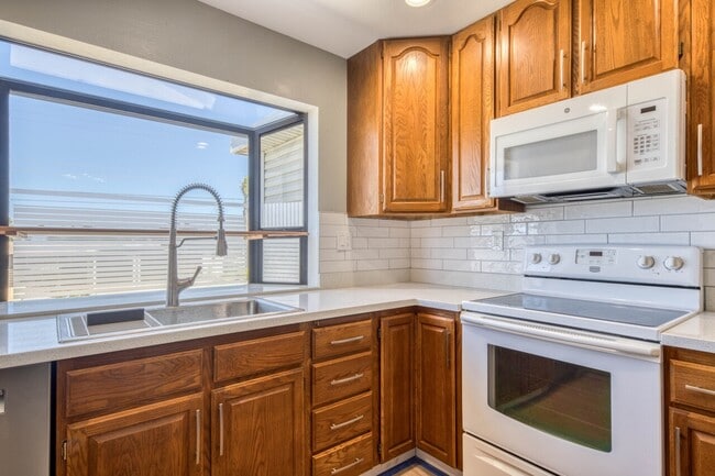 Building Photo - 3052 Eddy Cir