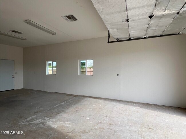 Building Photo - 4847 E Calle de Las Estrellas Rd
