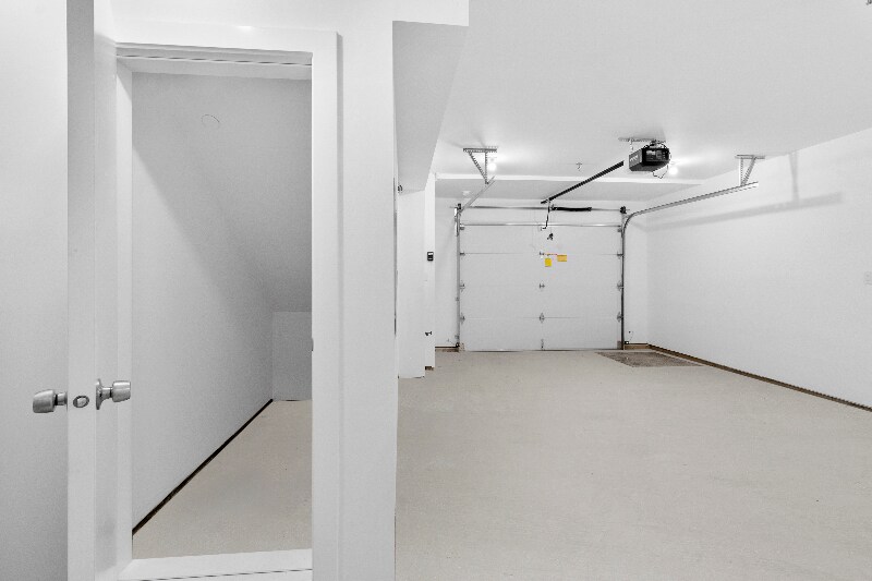 Building Photo - 5724 Sterling Ave