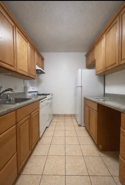 Building Photo - 77 Pond Ave