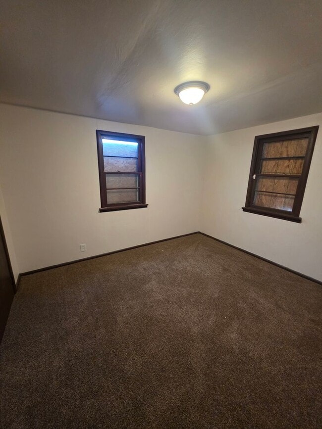 Building Photo - LIMITED TIME**NO APPLICATION FEE**1/2 OFF DEPOSIT**