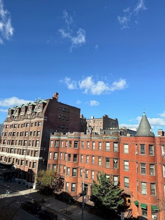 Building Photo - 66 Westland Ave