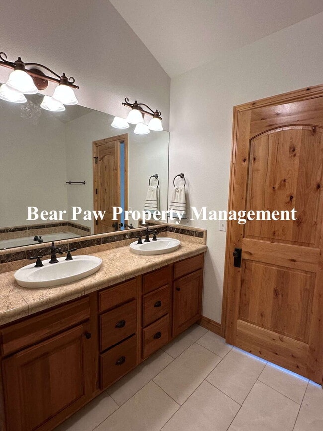 Building Photo - Charming 2-Bed, 2-Bath Condo Retreat in North Evergreen!