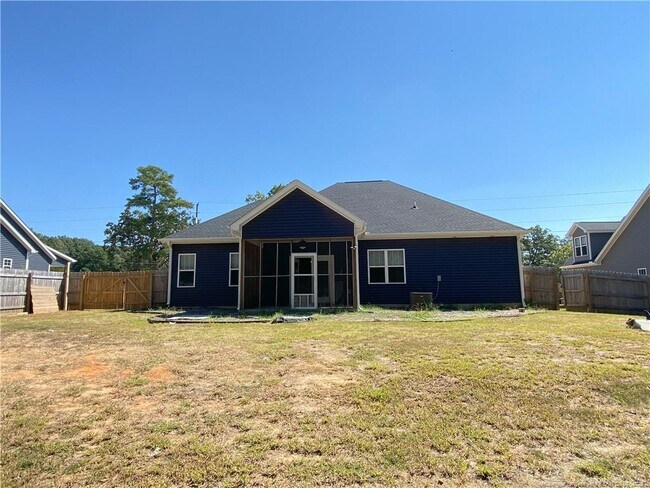 Building Photo - 616 Courtland Dr