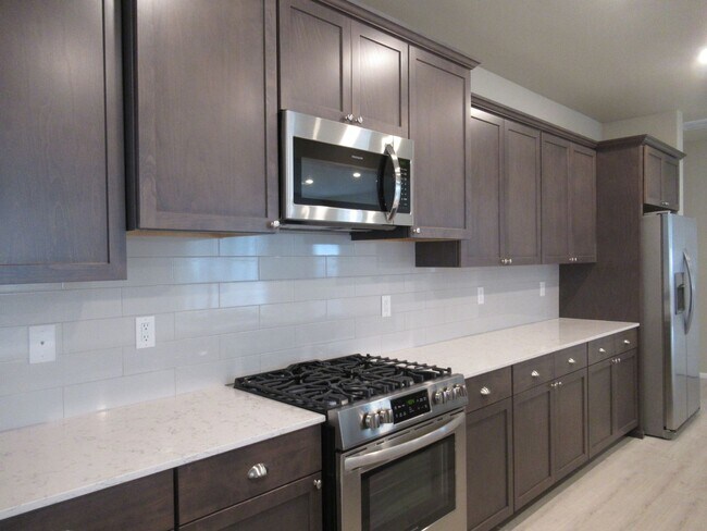 Building Photo - Large 5 bedroom, 2.75 bath home in Covington