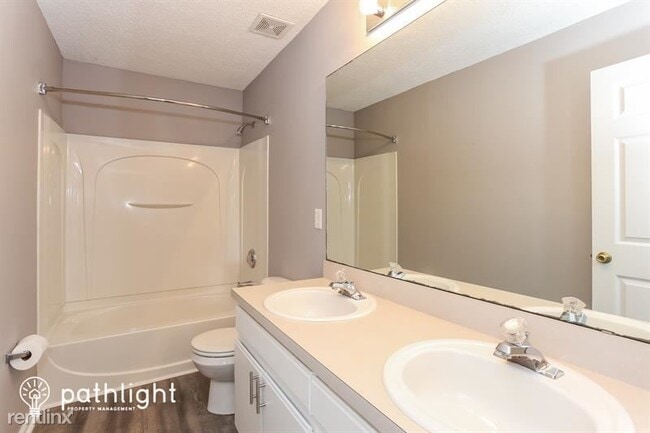 Building Photo - 5 br, 3 bath House - 13501 Ashford Wood Co...