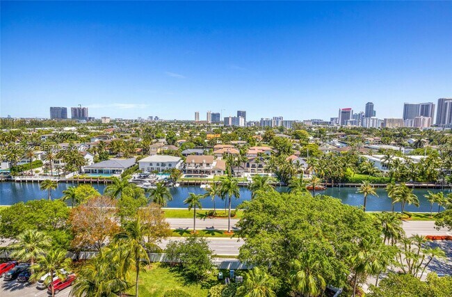Building Photo - 3610 Yacht Club Dr
