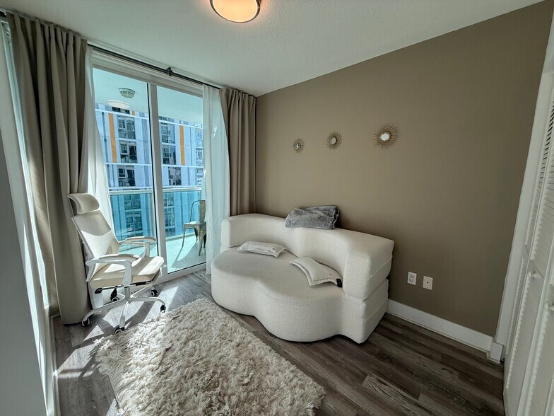 Building Photo - 31 SE 5th St