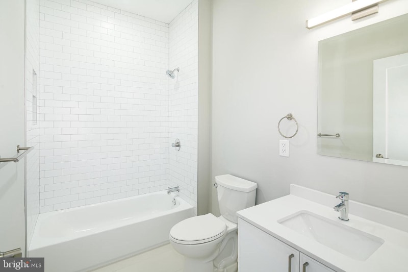 Building Photo - 3915 Ridge Ave