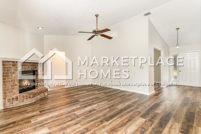 Building Photo - 11632 Poydras Ln