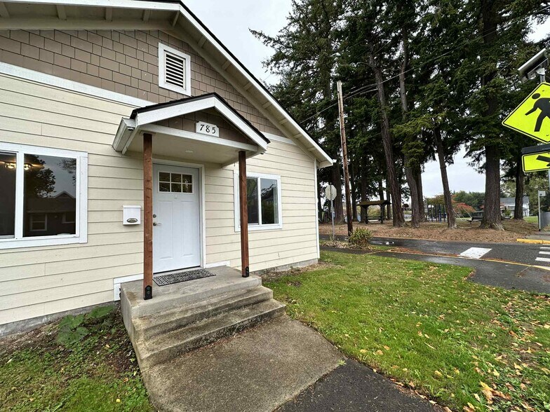 Building Photo - 785 NW West St