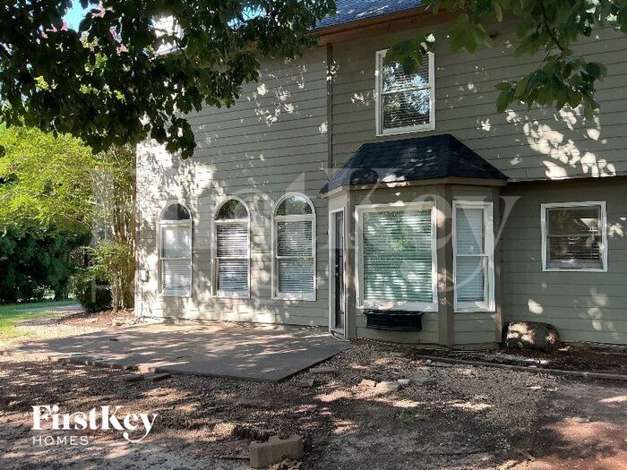 Building Photo - 1665 Burnt Oak Way NE