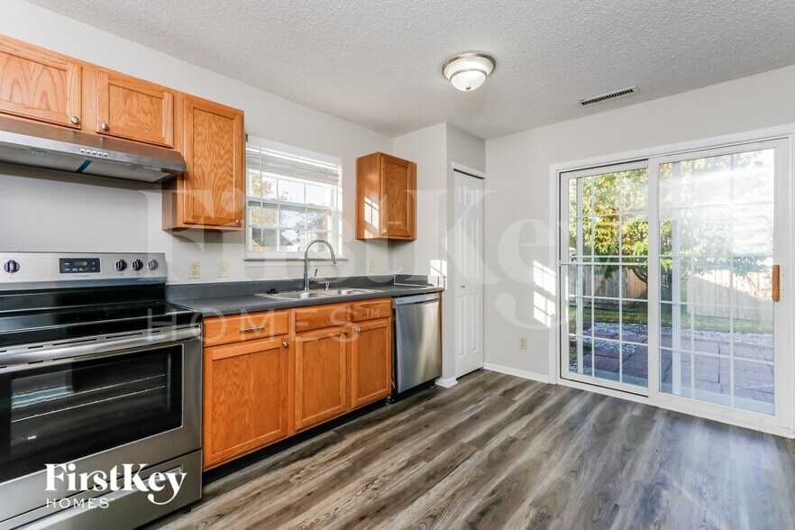 Building Photo - 8291 S Shady Trail Dr