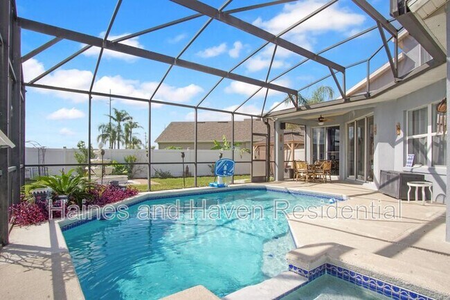 Building Photo - 403 Corvina Dr