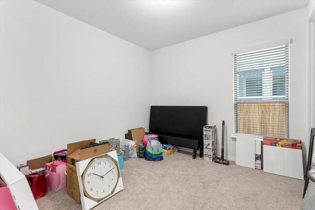 Building Photo - 216 Hollister Dr
