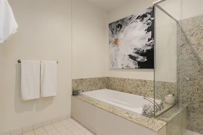 Building Photo - SAN JOSE - well appointed condo with premi...