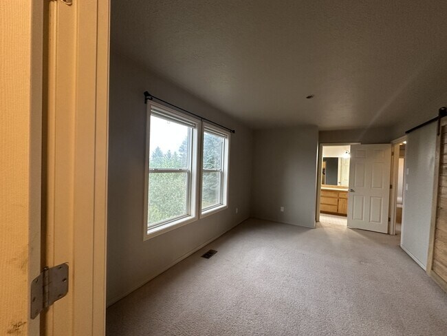 Building Photo - 24574 SW Ladd Hill Rd