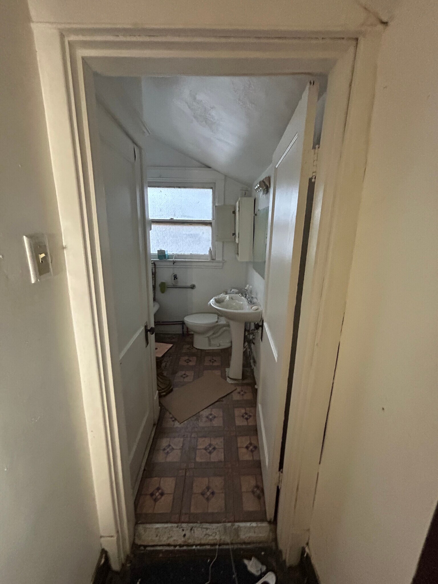 Building Photo - 5479 Claxton Ave