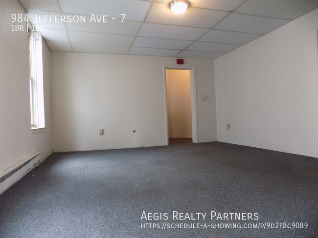 Building Photo - Great 1 Bedroom Apartment!