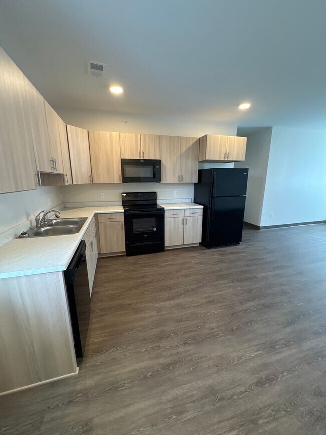 Building Photo - 4Bed 2Bath -Windom Landing Under New Management