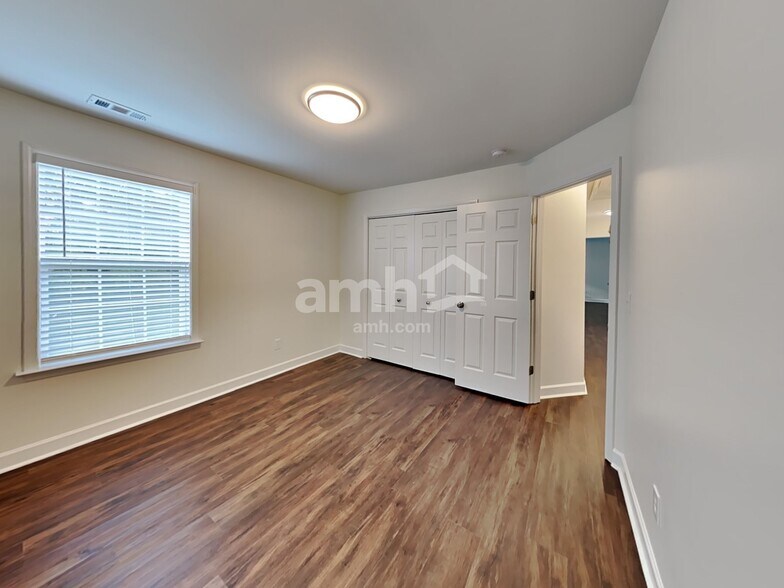 Building Photo - 3058 Romain Trail