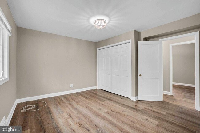 Building Photo - 3839 Blenheim Rd