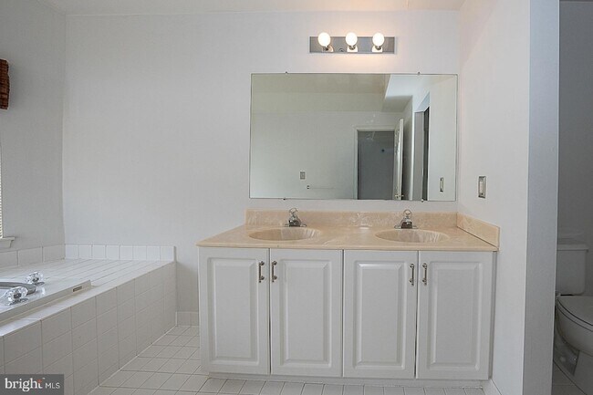 Building Photo - 757 Whitetail Cir