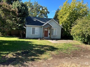 Building Photo - Classic Chico 2bd 1 ba house