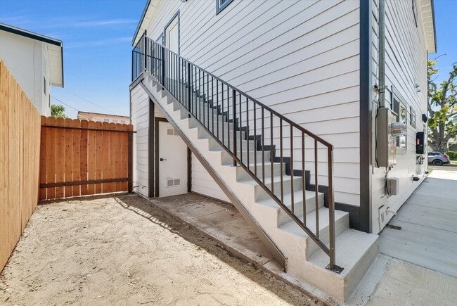 Building Photo - 114 N Cornell Ave