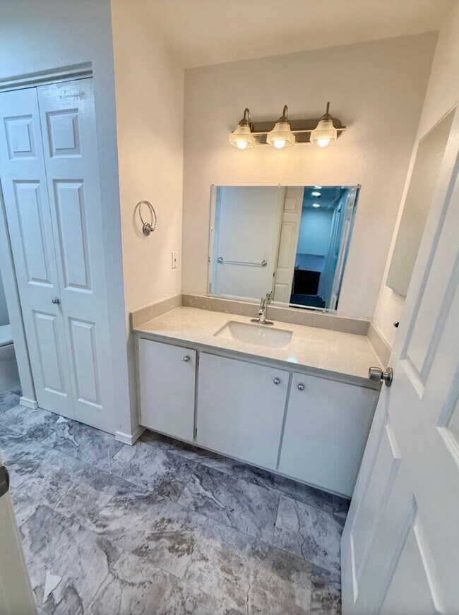 Building Photo - Welcome to this beautifully remodeled 3-be...