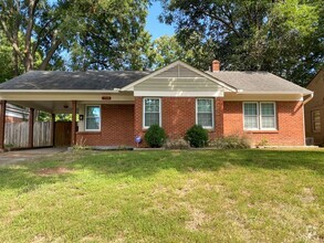 Building Photo - 3 bed, 1 bath in Colonial Acres / East Mem...