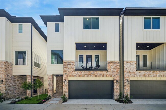 Building Photo - 512 Janisch Rd