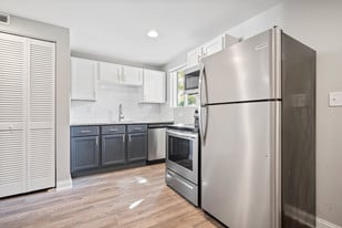 Building Photo - 135 Walnut St