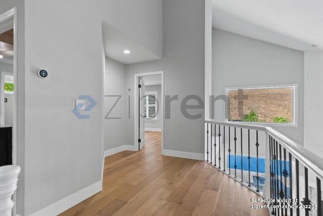 Building Photo - 144 Oakridge Dr