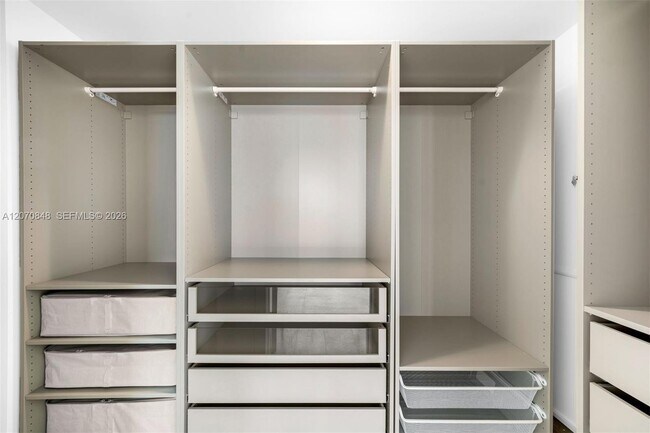 Building Photo - 5875 Collins Ave