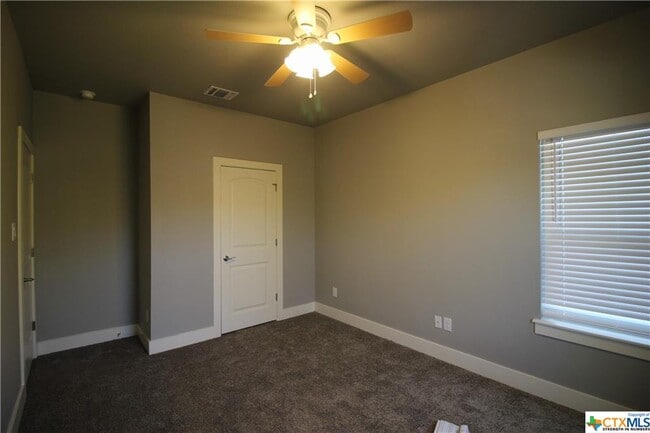 Building Photo - 1007 Mission Dr