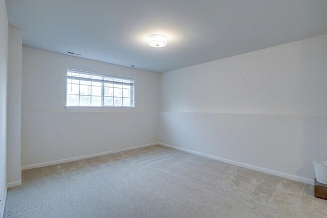 Building Photo - 4477 Monroe Ct