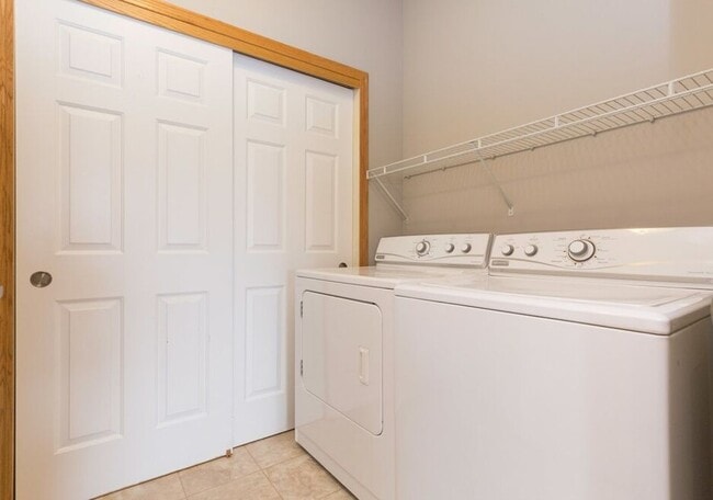 Building Photo - 1207 N 6th St