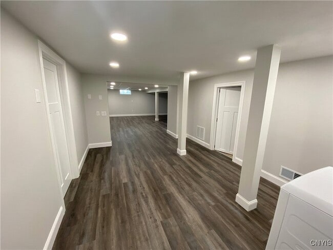 Building Photo - 3299 Mohawk St