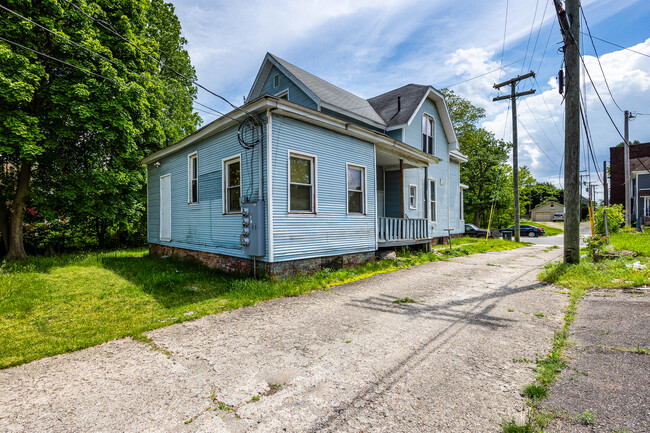 Building Photo - 215 E South St