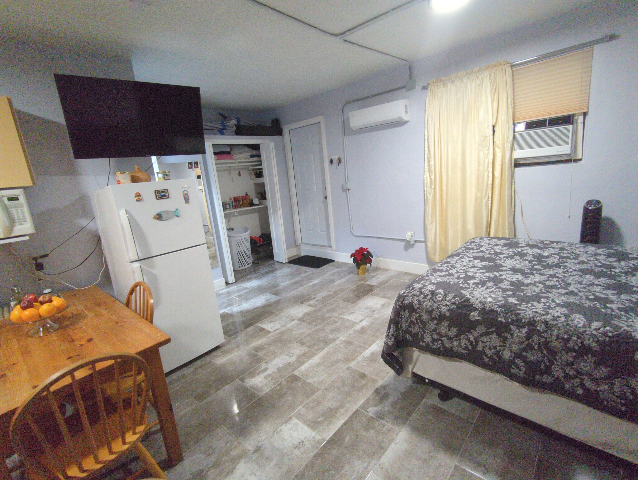 Building Photo - 901 SW 103rd Ct