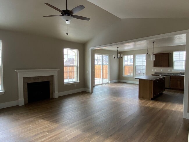 Building Photo - Beautiful 3-Bed, 2-Bath Home in The Arbors...