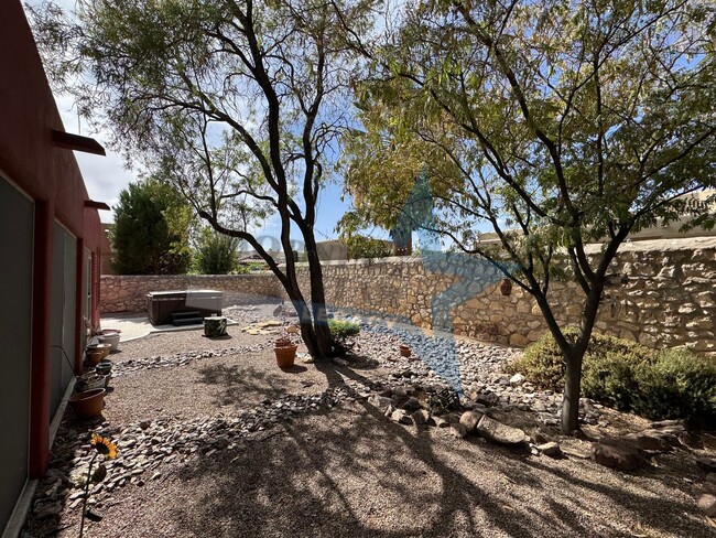 Building Photo - Live in MESILLA!  Beautiful house in the m...