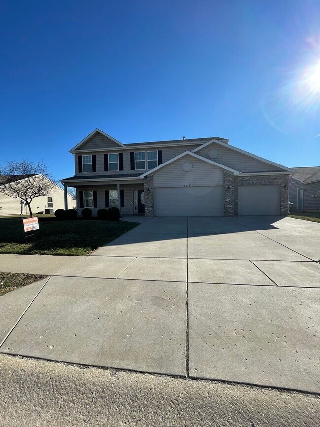 Building Photo - Beautiful 4 Bedroom Single Family Home - Harrison School District