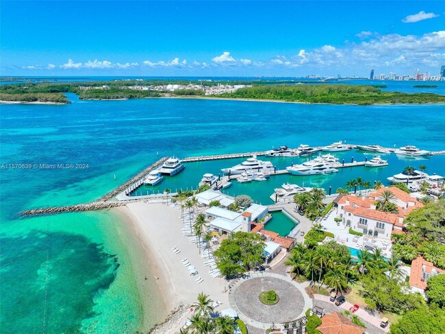 Building Photo - 19144 Fisher Island Dr